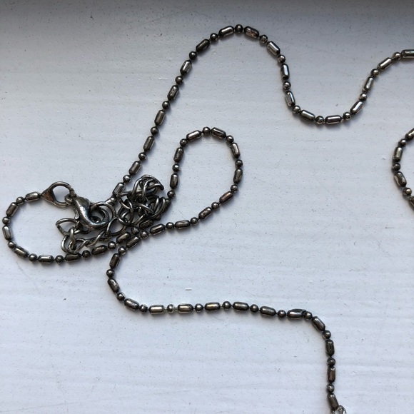 Vintage chic silver & diamond dainty drop necklace - Picture 3 of 7